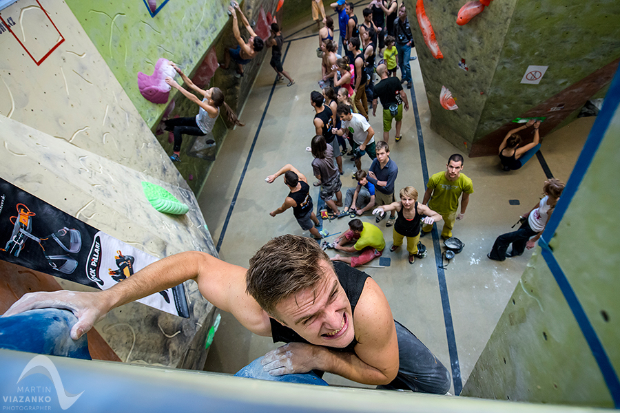 kiku vertigo open 2014, lezecke centrum, bratislava, boulder, bouldering, lezenie, climb, apple, jablko
