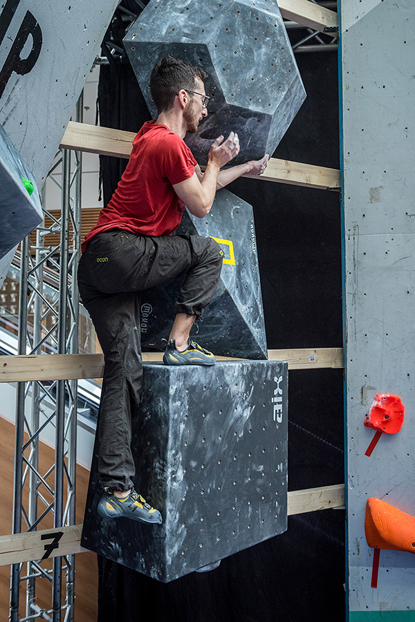 adidas, boulder, cup, aupark, bouldering, lezenie, horolezec, horolezectvo