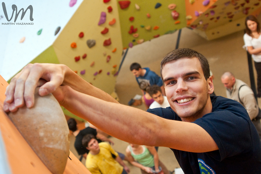 vertigo, open, lezecke, centrum, boulder, bouldering, umela, stena, boulder, pretek