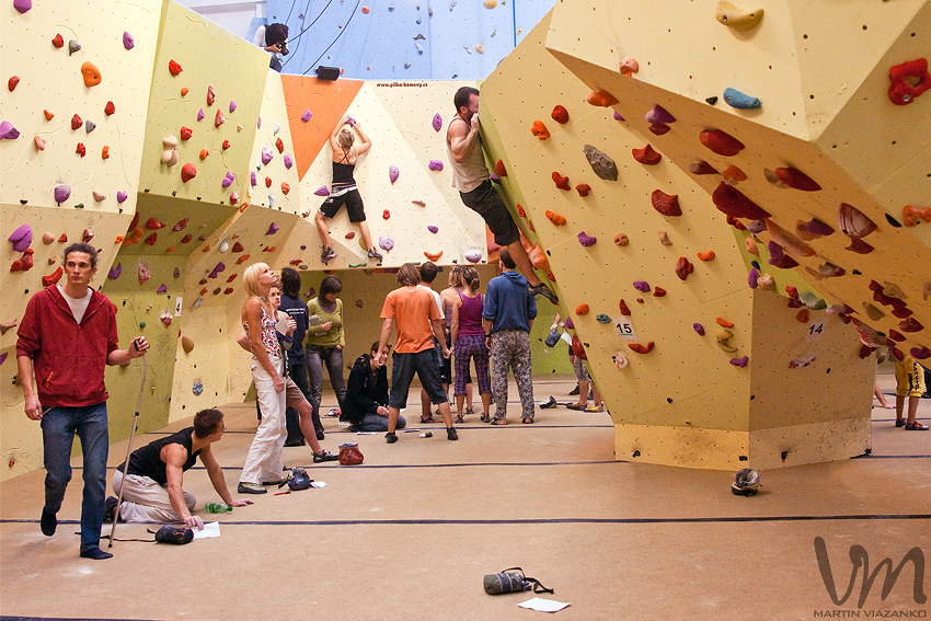 vertigo, open, lezecke, centrum, boulder, bouldering, umela, stena, boulder, pretek
