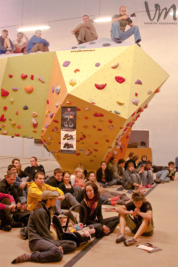 vertigo, open, lezecke, centrum, boulder, bouldering, umela, stena, boulder, pretek