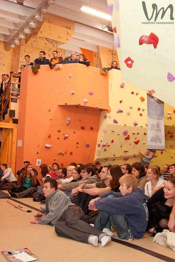 vertigo, open, lezecke, centrum, boulder, bouldering, umela, stena, boulder, pretek
