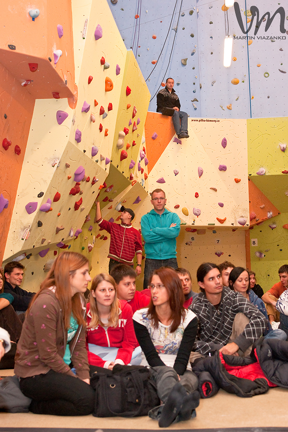 vertigo, open, lezecke, centrum, boulder, bouldering, umela, stena, boulder, pretek
