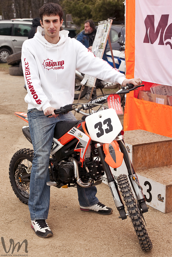 adam šipikal