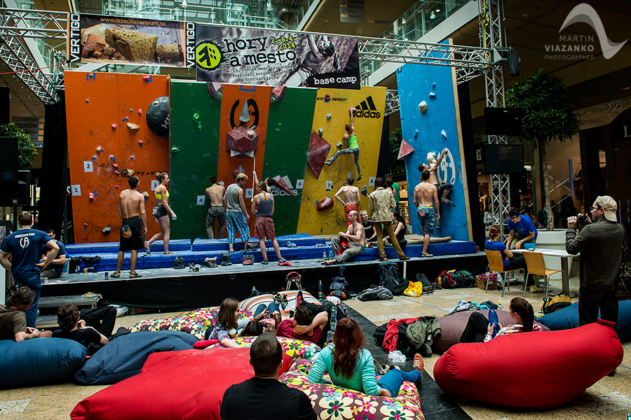 aupark, adidas boulder cup, bouldering, climb, lezenie, súťaž, pretek, majstrovstvá slovenska v boulderingu, hory a mesto