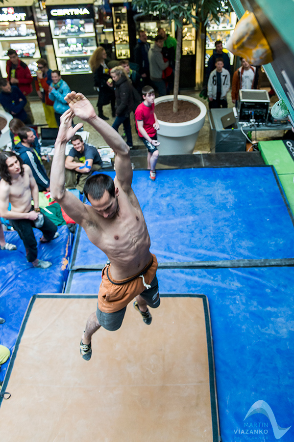 aupark, adidas boulder cup, bouldering, climb, lezenie, súťaž, pretek, majstrovstvá slovenska v boulderingu, hory a mesto