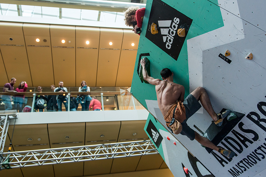 aupark, adidas boulder cup, bouldering, climb, lezenie, súťaž, pretek, majstrovstvá slovenska v boulderingu, hory a mesto