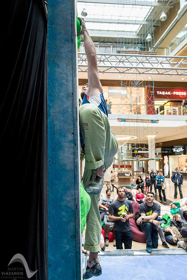 aupark, adidas boulder cup, bouldering, climb, lezenie, súťaž, pretek, majstrovstvá slovenska v boulderingu, hory a mesto
