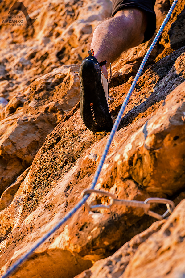 hvar, chorvátsko, cliffbase, tomáš greksák, zuzana štefanská, climbing, lezenie, horolezectvo, climbing bus