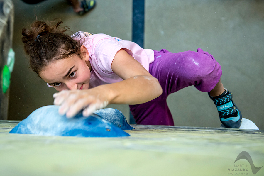 kiku vertigo open 2014, lezecke centrum, bratislava, boulder, bouldering, lezenie, climb, apple, jablko