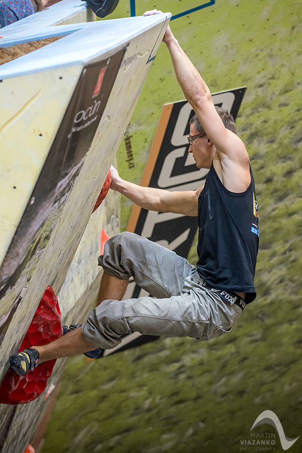 kiku vertigo open 2014, lezecke centrum, bratislava, boulder, bouldering, lezenie, climb, apple, jablko