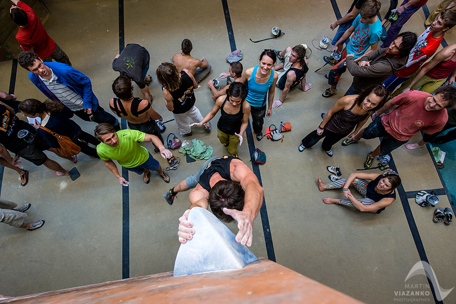 kiku vertigo open 2014, lezecke centrum, bratislava, boulder, bouldering, lezenie, climb, apple, jablko