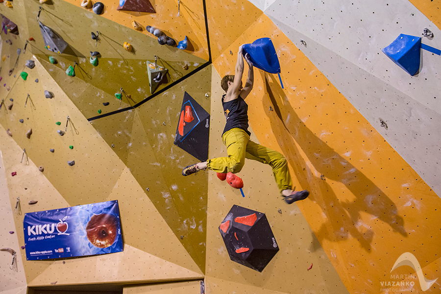 kiku vertigo open 2014, lezecke centrum, bratislava, boulder, bouldering, lezenie, climb, apple, jablko