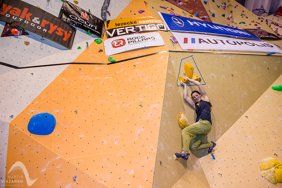 kiku vertigo open 2014, lezecke centrum, bratislava, boulder, bouldering, lezenie, climb, apple, jablko