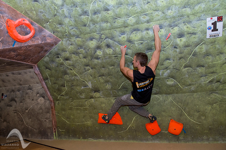 kiku vertigo open 2014, lezecke centrum, bratislava, boulder, bouldering, lezenie, climb, apple, jablko