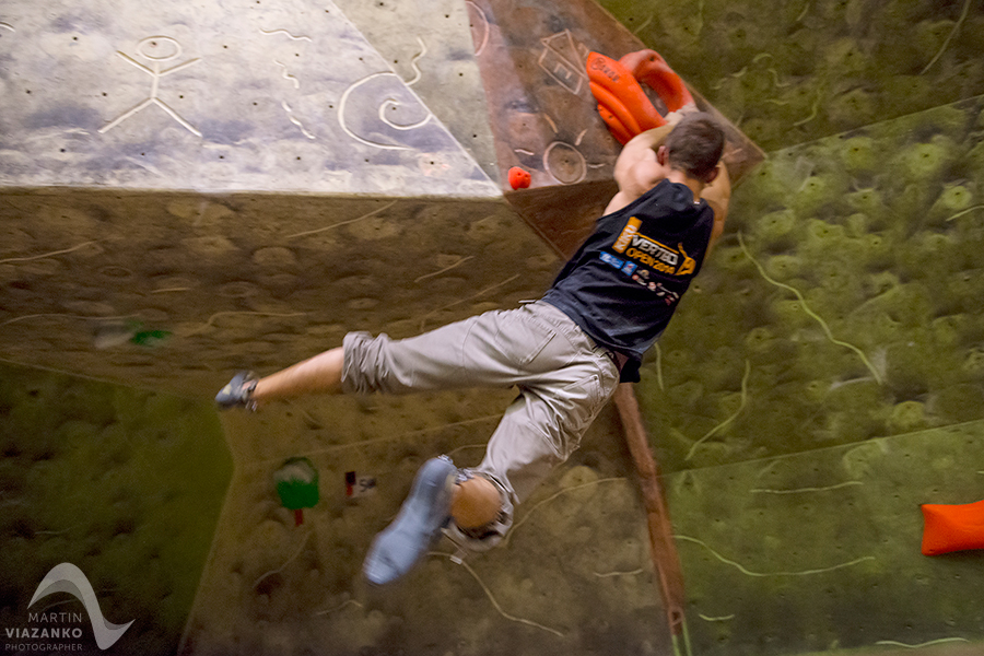kiku vertigo open 2014, lezecke centrum, bratislava, boulder, bouldering, lezenie, climb, apple, jablko