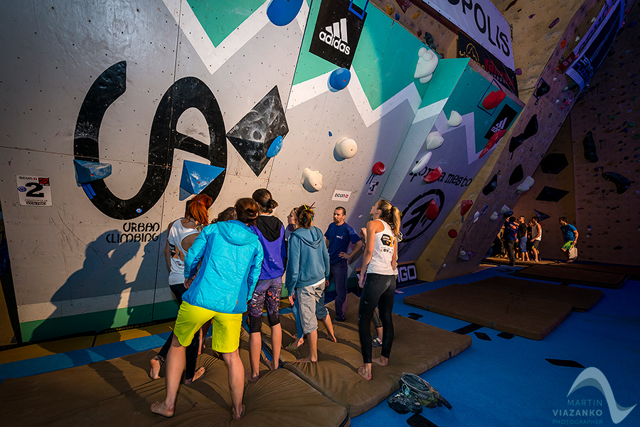 autopolis vertigo open 2015, lezecke centrum, bratislava, boulder, bouldering, lezenie, climb, apple, jablko, kiku