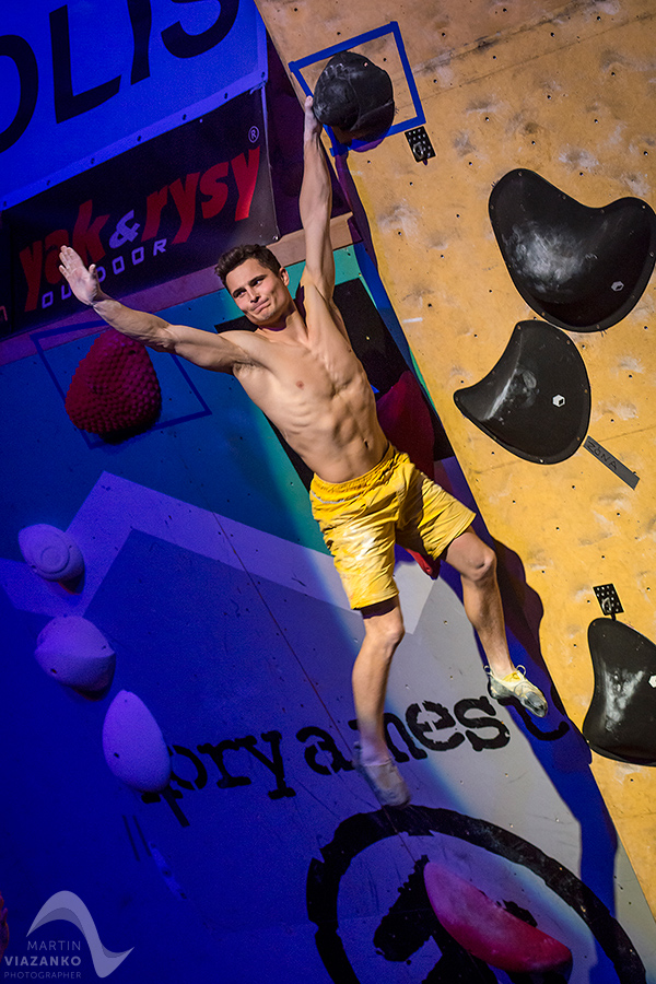 autopolis vertigo open 2015, lezecke centrum, bratislava, boulder, bouldering, lezenie, climb, apple, jablko, kiku